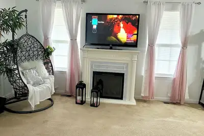 Image de The Blush Boho Bungalow - 15 Miles from the Airport - 2br, 2 full bath with WiFi