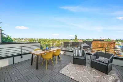 Image de Luxury 2 Bed, 3 Bath Home with Roof Deck, Walkable