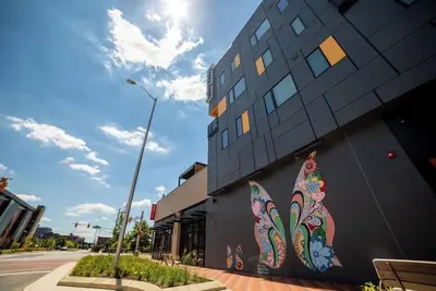 Image de 2 Downtown combined units with free parking