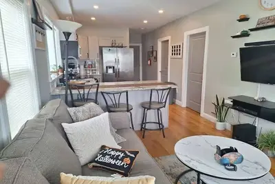 Image de Walk to Witch Trials, Museums & More—Charming 2br in the Heart of Salem, Ma