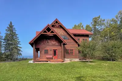 Image de Shooting Star  |  Stylish Cabin on the Big Water