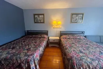 Image de Poolside Stay Near Zoo & Mall + Free Parking Included