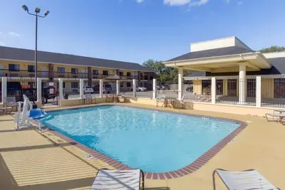 Image de Unwind Near Port Aransas Museum w/ Breakfast, Pool, Free Parking