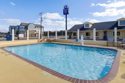 Image de Discover Port A Nature Preserve + King Bed, Pool & Breakfast