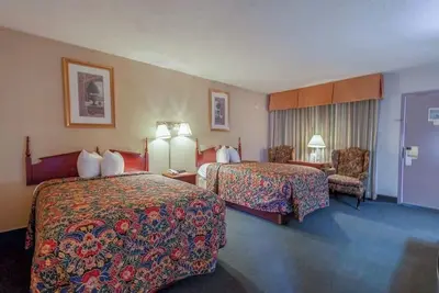 Image de Family-Friendly Room Perfect for Road Trips Along Interstate 40 & Route 66