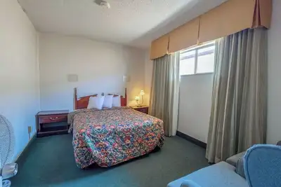 Image de Relaxing Room w/ Premium Cable Just Miles From Gallup Airport & Local Dining