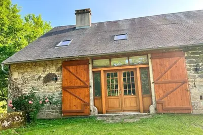 Image de Grange avec beaux espaces dans la Réserve Naturelle du Plateau de Millevaches