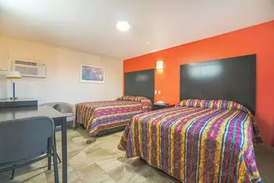 Image de Value Room in Central Weslaco – Near Local Dining, Parks, and Attractions