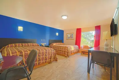Image de Clean King Room – Convenient Stay Near Mayor Pablo Peña Park & Attractions