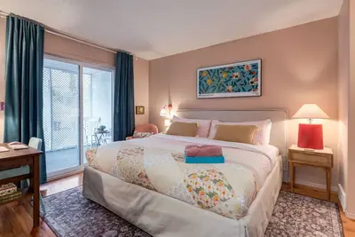 Image de Kensington, River Views: Modern Calgary Apartment