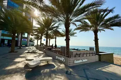 Image de By the beach | Shatti Al-Qurum| Walkable amenities