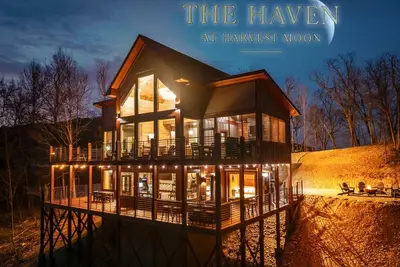 Image de Luxury Wears Valley Cabin | Sauna, Hot Tub & Epic Views Located Near Cades Cove