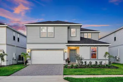 Image de Spacious 8-bedroom villa resort amenities minutes to Disney