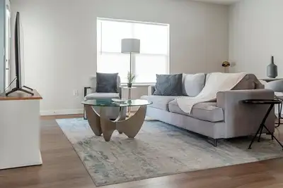 Image de Landing | Chic 2bd, Pool, Courtyard