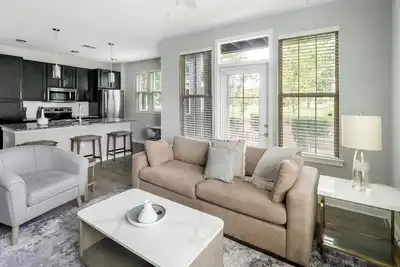 Image de Landing | Beautiful 2bd, Gym, Pool