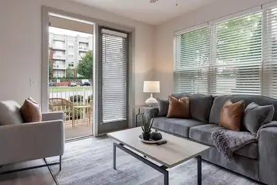 Image de Landing | Spectacular 2bd, Gym, Yoga Studio
