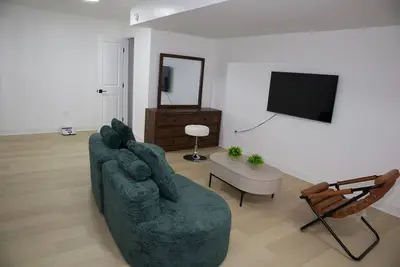 Image de Relaxing Getaway w/ Huge Lounge and Bedroom