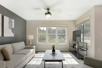 Image de Landing | Beautiful 2bd, Pool, Gym