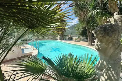 Image de Villa with pool in a quiet hamlet among olive groves 8 km from the sea.