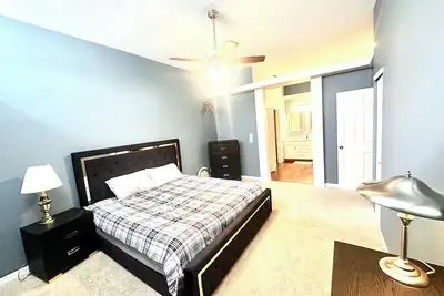 Image de Peaceful lake view 3-bedroom bungalow