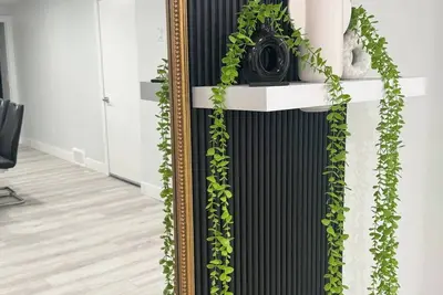 Image de Luxary  2-Bedroom Private Basement apartment in Chestermere