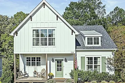 Image de Beautiful 5-Bedroom Lakeside Retreat at Tim’s Ford