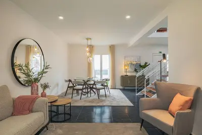 Image de Modern 3br Villa with Private Dining Patio, Ac & Washer+Dryer - Walk to Beach