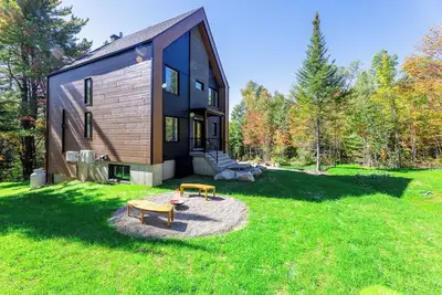 Image de Cottage with 6 bedrooms, just 5 minutes away from the Val Saint-Côme ski resort!