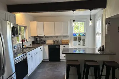 Image de Brand new listing! Soothing farmhouse in Leeds near Grace’s cafe and the creek.