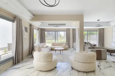 Image de 4-bedroom villa in palm hills compound with garden