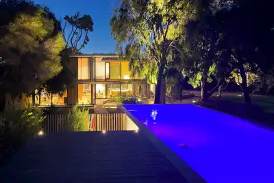 Image de Unforgettable Acre of Beachfront Luxury with Pool & Spa