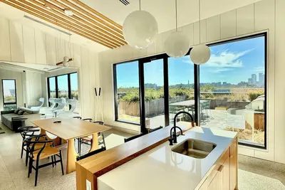 Image de Luxury 1br Near Logan • Sky Lounge • Free Ev Parking