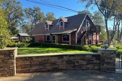 Image de The Tree House 4-bedroom house in charming Placerville with Ac sleeps 8