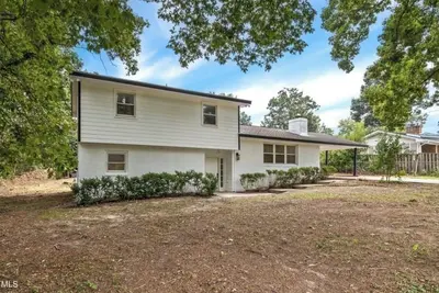 Summerdale Stay Modern Comfort Close to Everything