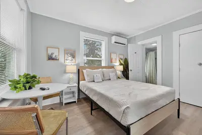 Cute small studio near downtown