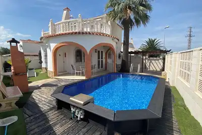 Image de In front of the sea. Rosales (Nr). Luxury Villa with aa, wifi and swimming pool