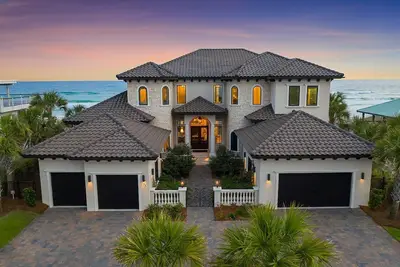 Image de Miramar Beach 221 - Six Chambres Villa, Couchages 20