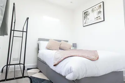 Image de Modern Studio w/private Kitchen, Bathroom & Garden