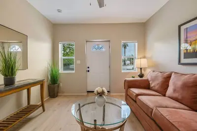 Image de Historic and modern in Historic Armory Park