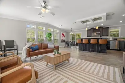 Image de Modern Home On Gated 4 Acre plus Nature Sanctuary