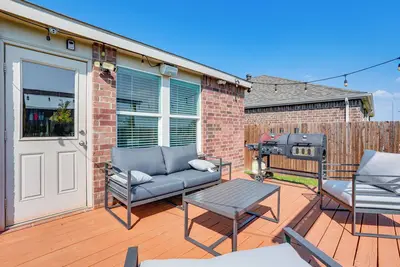 Image de Modern Home w/ Private Yard & Patio in Little Elm!