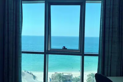 Image de Elegant Beachfront Apartment with Sea Views