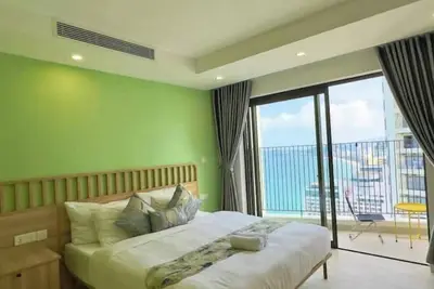 Gold Coast 4 Bedrooms Ocean View