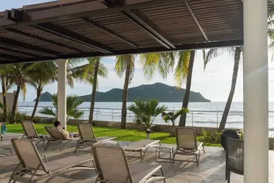 Image de Luxury condo with a spectacular oceanfront view