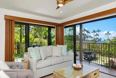 Image de Recently Renovated - Tropical Two Bedroom Condo