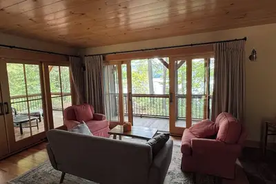 Image de Squam Lakeside Cabin