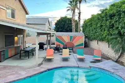 Image de Stylish  4-bedroom Pool home in  Indio with game room.