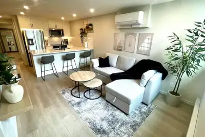 Image de Yyc Retreat | A/C | Near Airport & Mountains