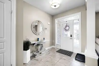 Image de Cozy Retreat • Heated Pool • Fireplace • Workspace