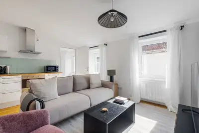 Image de Blueground | Hernals, view, nr Vienna Woods